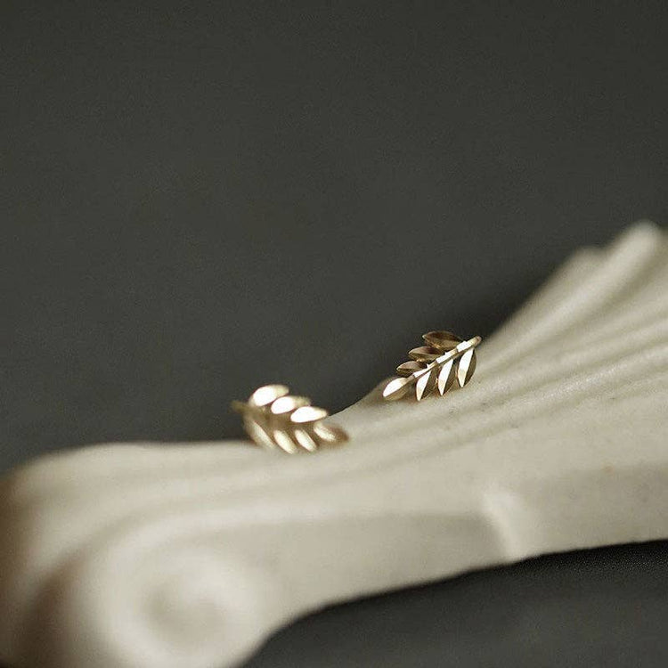 Dainty Gold Small Leaf Stud Earrings