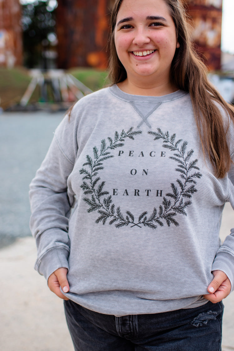 Peace on Earth Pull Over