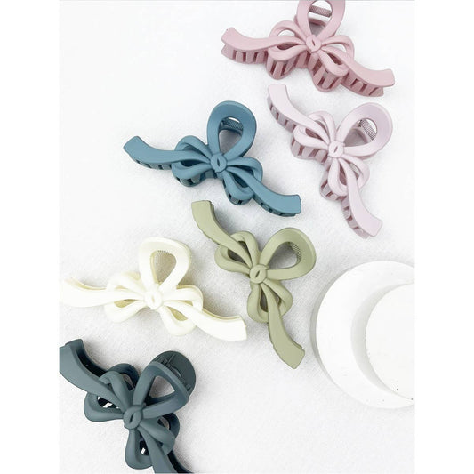 1/6 PRE-ORDER Knotted Bow Matte Claw Clip