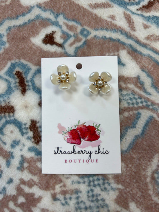 White Flower Pearl Stud Earrings