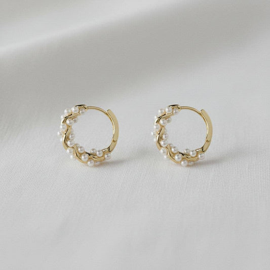 1/14 PRE-ORDER Elegant Pearl Hoop Earrings